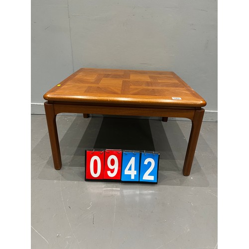 942 - Nathan Squares teak coffee table