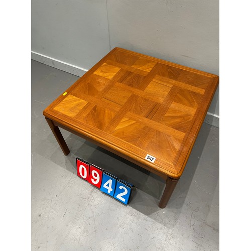 942 - Nathan Squares teak coffee table