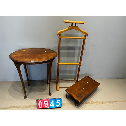 945 - Mahogany window table + tray + valet stand