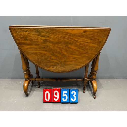 953 - Victorian walnut Sutherland table ( faded )