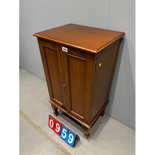 959 - Edwardian mahogany 2 door cabinet