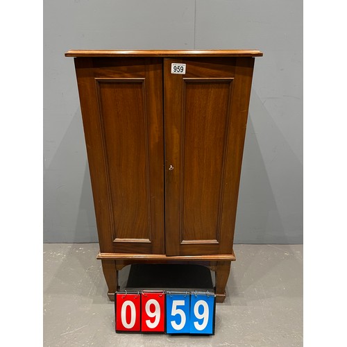 959 - Edwardian mahogany 2 door cabinet