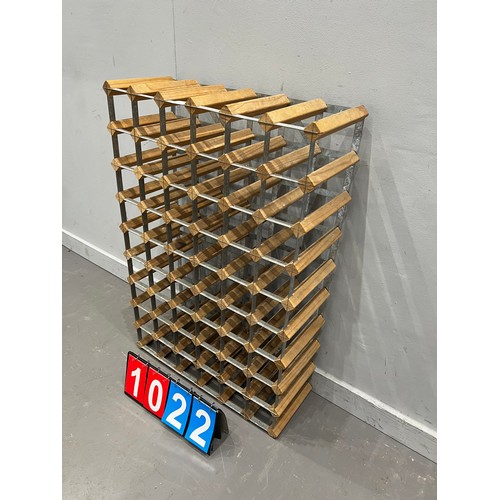 1022 - Vintage wine rack