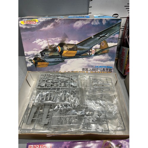 37 - 4 Dragon model kits, arado nachtigall arado ar234p, macht jager, schnell bomber. one is cellophane w... 