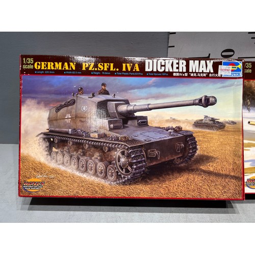 44 - 2 Trumpter model kits, German dickermax tank, German tank