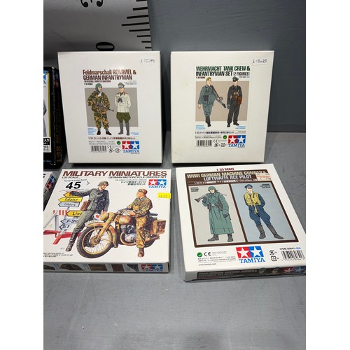 45 - 8 Tamiya military miniatures boxed