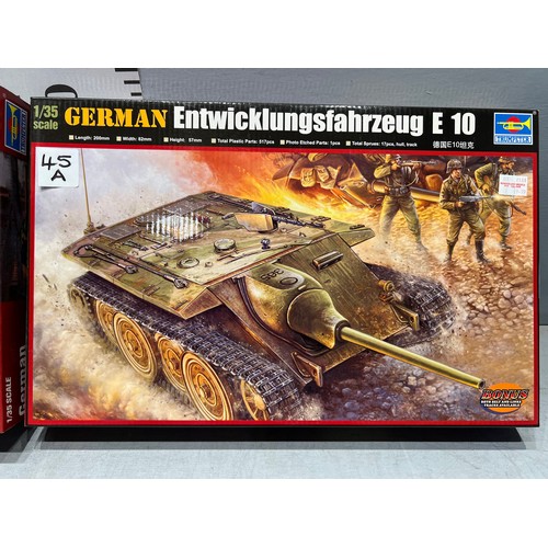 45A - 2 Trumpter model kits, German super heavy tank, entwicklungsfahrzeug E10