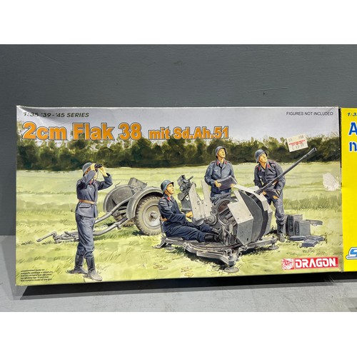 46 - 5 Dragon model kits, slak guns trailer, tanks