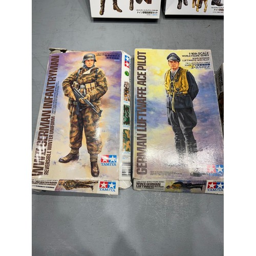 47 - 10 Tamiya model kits, military miniatures