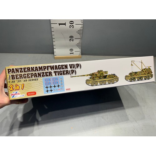 51 - Dragon model kit. Tiger tank