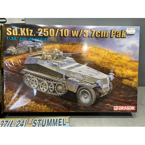 54 - 3 Dragon model kits, stummel, pak, pontoon set