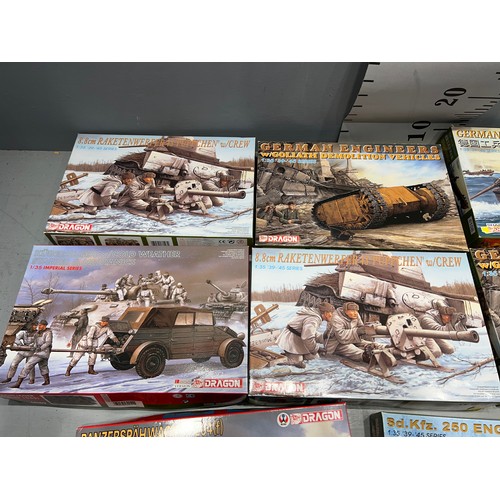 67 - 13x Dragon kits inc, tank, car, sceney & soldiers