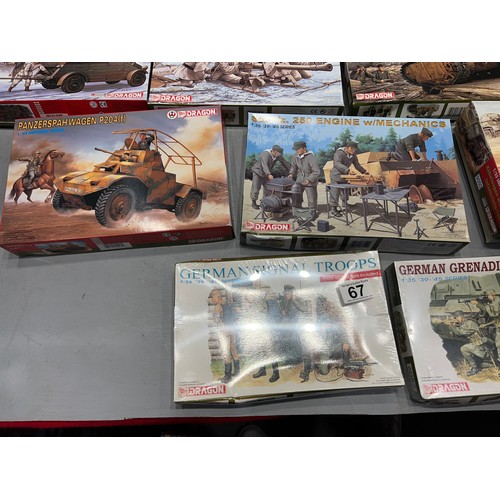 67 - 13x Dragon kits inc, tank, car, sceney & soldiers