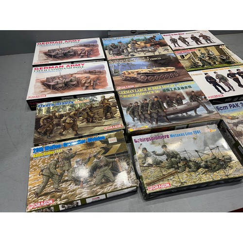 68 - 12x Dragon kits inc, command posts, soldiers, pak 38 etc