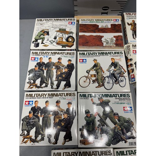 85 - 11x Tamiya miniature kits