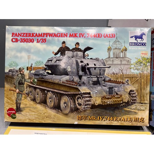 90 - 4x Bronco kits inc, tanks, half track 'Diana' + 2 AA guns