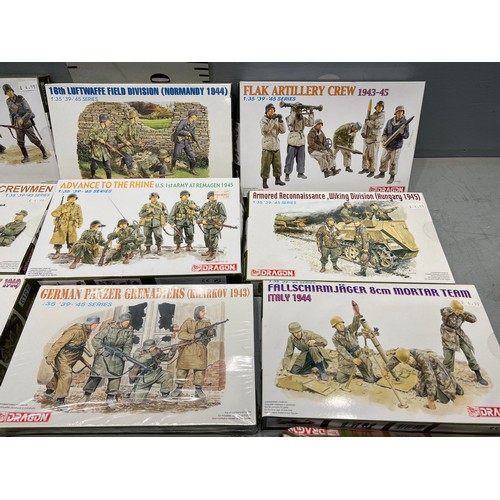 97 - 12x Dragon crew kits, German & English