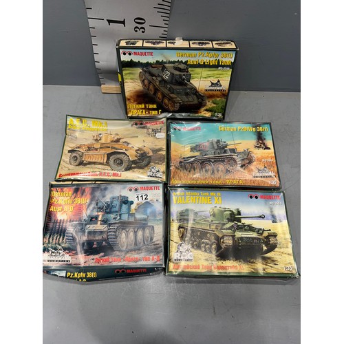 112 - 5 x Maquette models inc MK III military tank. AEC MK I + 3 German tanks