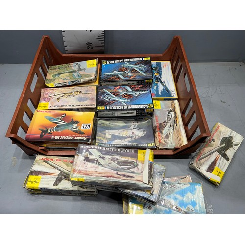 120 - Box of 21 Heller aeroplane model kits