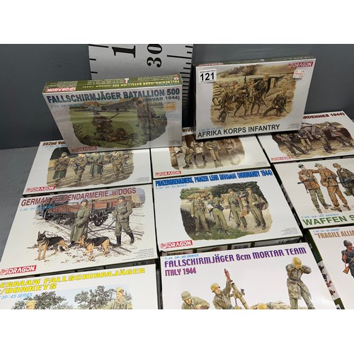 121 - 14 x German Dragon infantry soldier sets