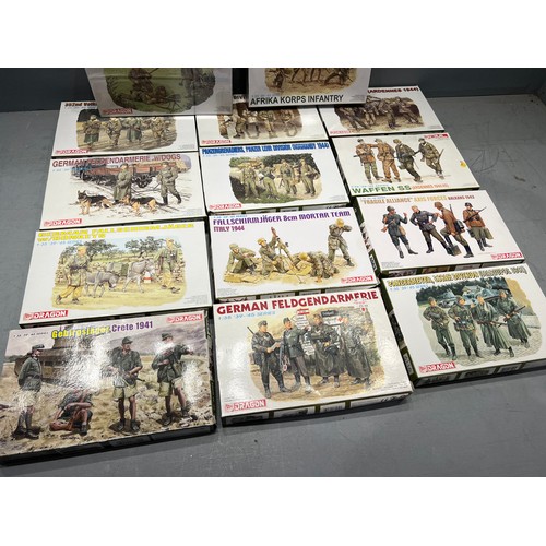 121 - 14 x German Dragon infantry soldier sets