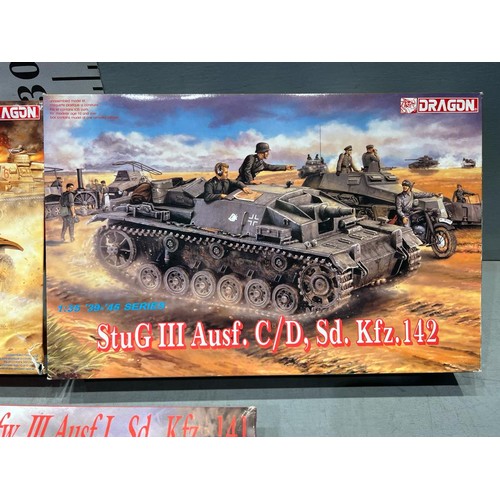 134 - 3 x Dragon tanks inc PZKPFW, Stug III + DAK II