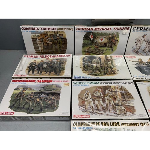 129 - 14 x Dragon German soldier sets