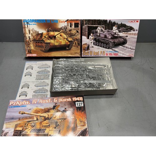 127 - 3 x Dragon tanks inc PZKPFIV, Stug III + Jagdpanzer