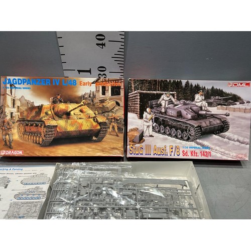 127 - 3 x Dragon tanks inc PZKPFIV, Stug III + Jagdpanzer