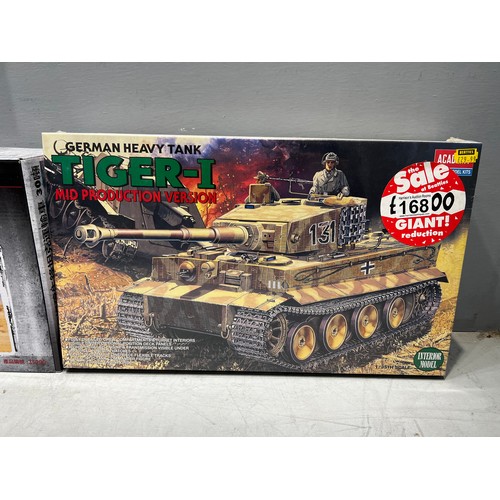 168 - Academy kit. Tiger 1 tank + Thunder British Scammel pioneer