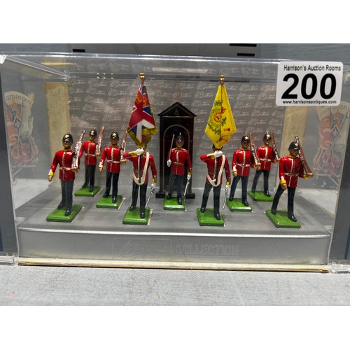 200 - 'The Middlesex Regiment' collection of hand painted soldiers (made in England)