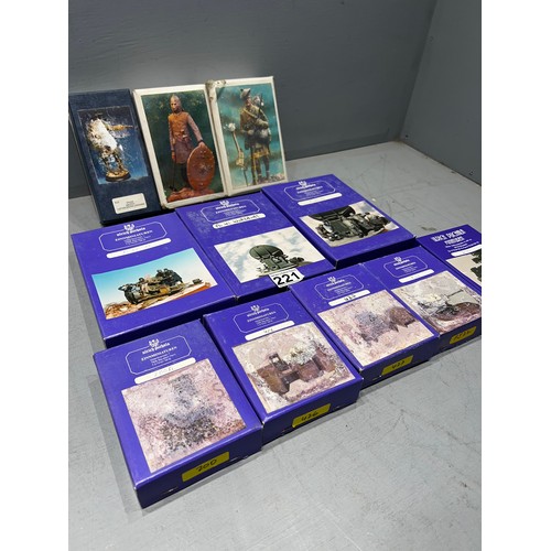 221 - 8 boxed German model kits + 3 boxed military figure kits