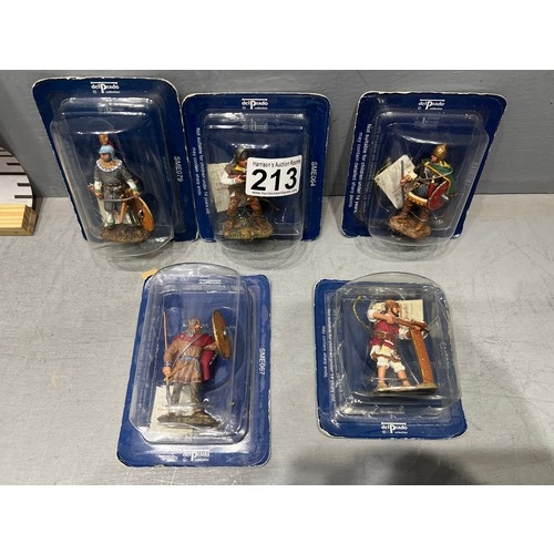 213 - 5 Del Prado figures