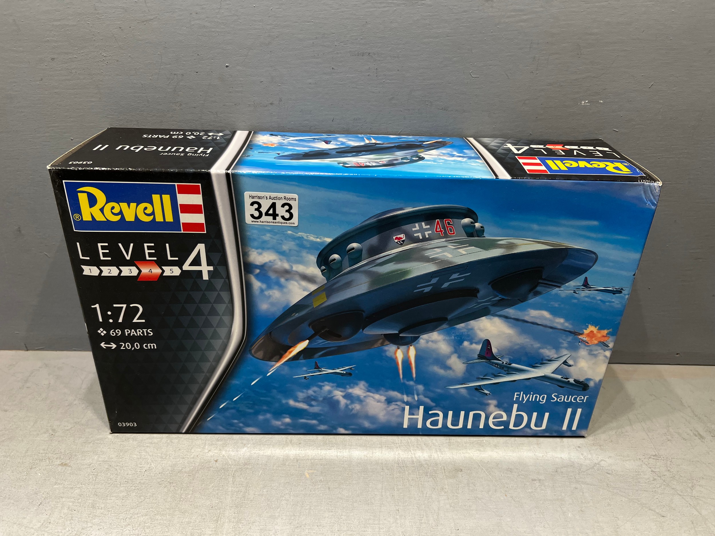 Revell flying saucer Haunebu II