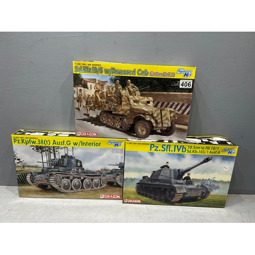 406 - 3 Dragon boxed tank model kits