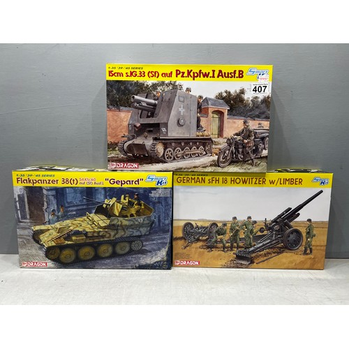 407 - 3 Dragon boxed tank & howlizer model kits