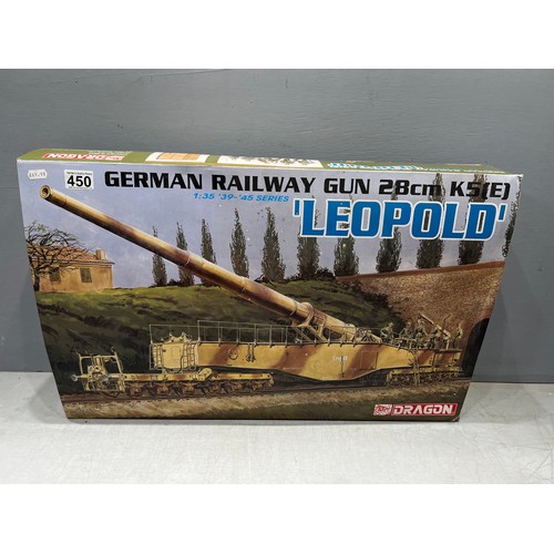 450 - Dragon kit of German railway gun 'Leopold'