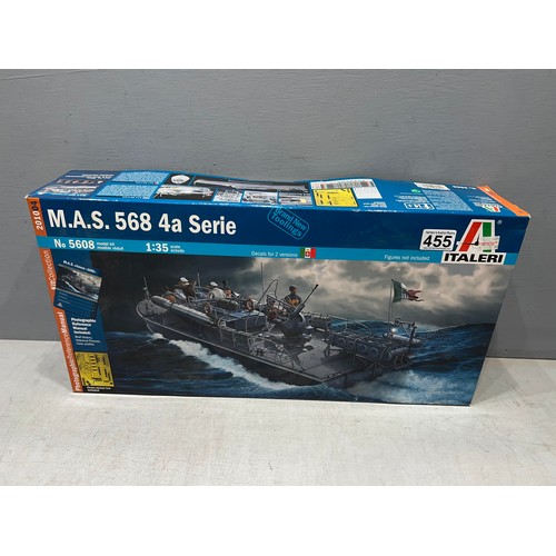 455 - Italeri M.A.S 5684a serie armared boat