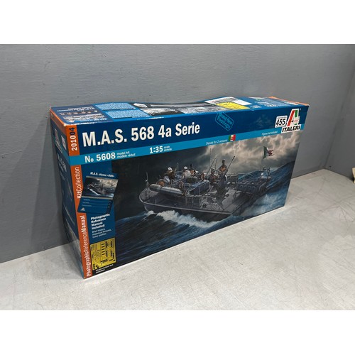 455 - Italeri M.A.S 5684a serie armared boat