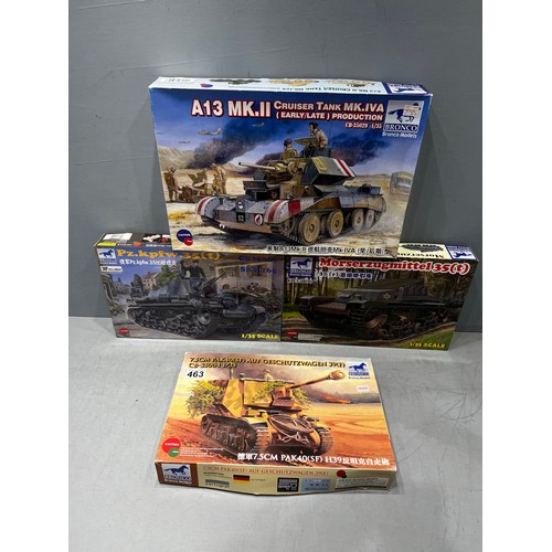 463 - 4x Bronco model kits, inc 4 different German tanks