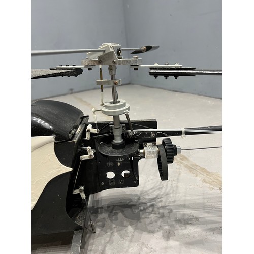 345D - Model helicopter (Micro mold LARK 2 ) + Apex 7 remote control system