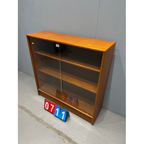 711 - Teak bookcase