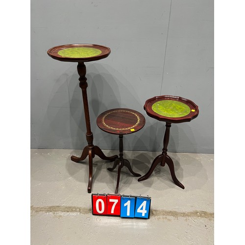 714 - 3 Tripod mahogany tables