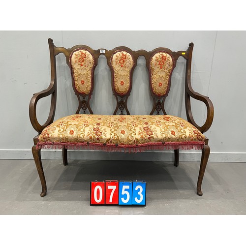 753 - Victorian mahogany carved back love seat