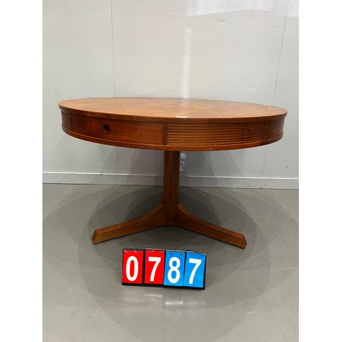 787 - Stunning mid century table by Robert heritage for Archie shine