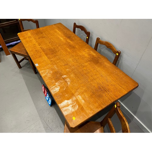 788 - Quality 'kingspost' adazed oak dining table and 4 chairs by Robert Thompson apprentice