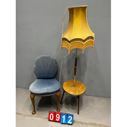 912 - Mid century retro lamp on tripod legs & chair