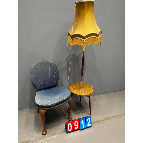 912 - Mid century retro lamp on tripod legs & chair