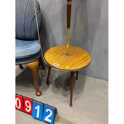 912 - Mid century retro lamp on tripod legs & chair