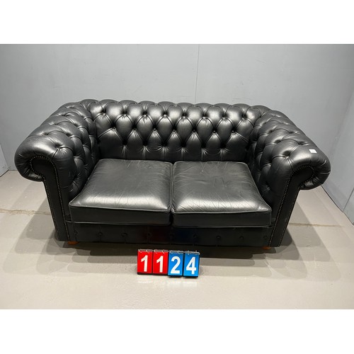 1124 - 2 seater black leather Chesterfield sofa